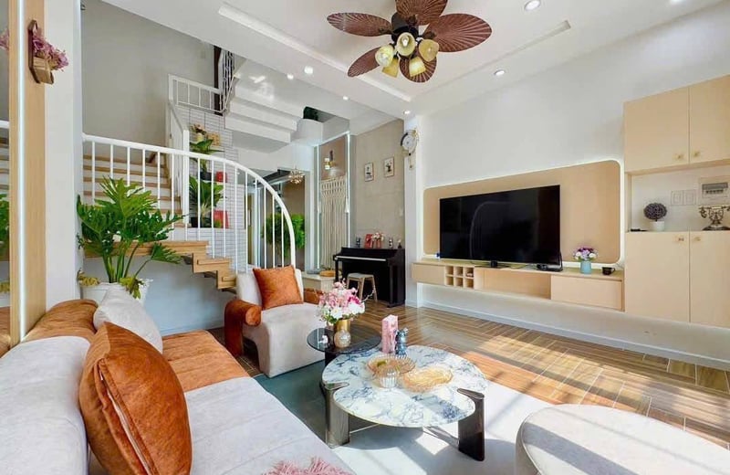 Rent of a furnished 4-storey house with 4 bedrooms, Da Nang, Vietnam